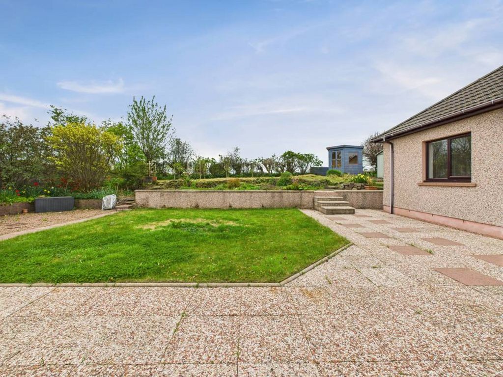 Property photo 2 of 33