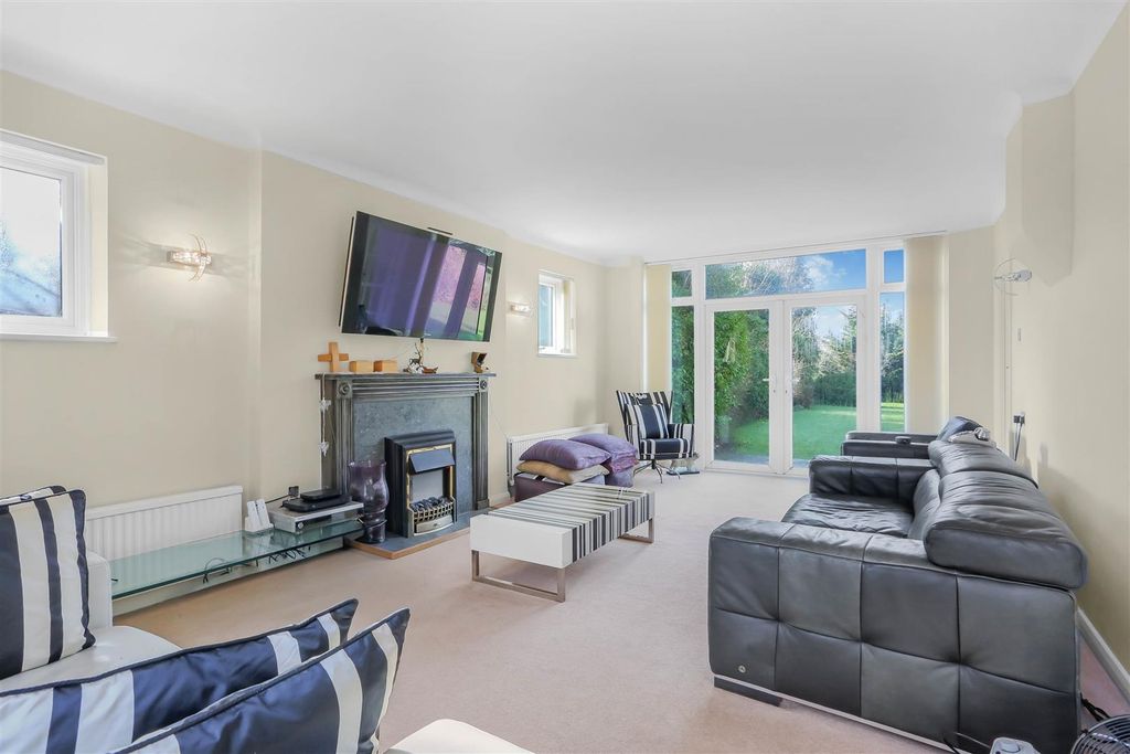 Property photo 2 of 21 1637243415 - 9.Jpg