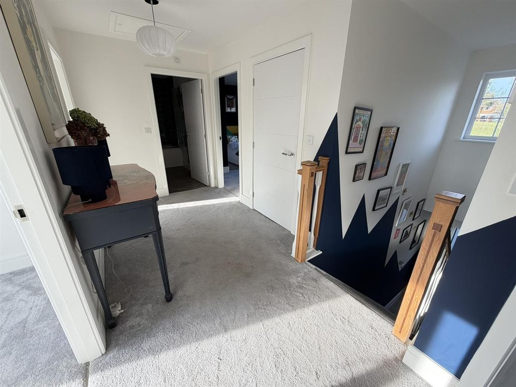Additional image 19 of 5 bed property for saleButtercup Drive, Daventry NN11