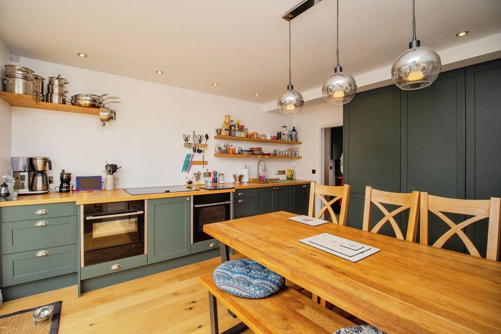 Property photo 1 of 21 Photo