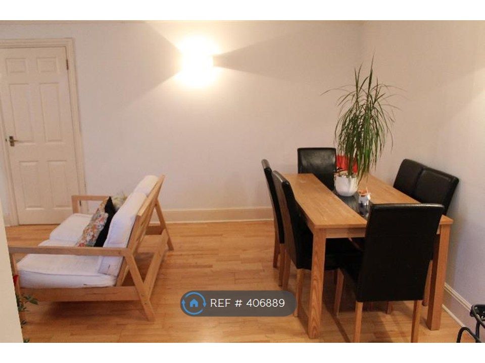 Property photo 3 of 5 Living / Dining