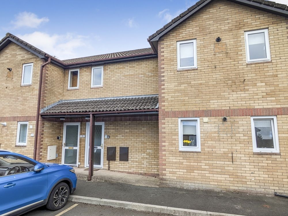 Property photo 2 of 17