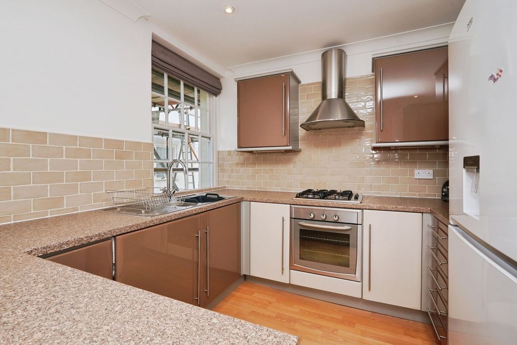Property photo 2 of 16 Pbox-Img.Jpg