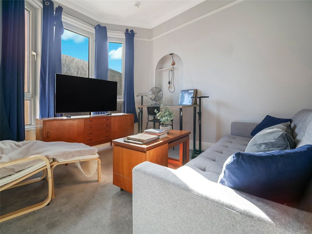 Property photo 2 of 21 Picture No. 12