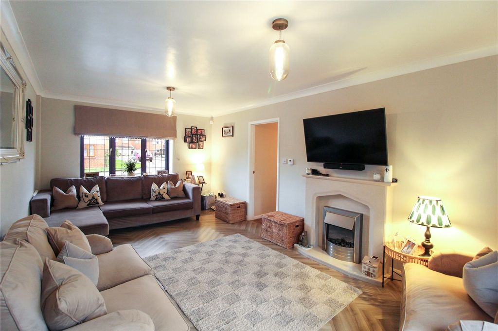 Property photo 2 of 19 Picture No. 13