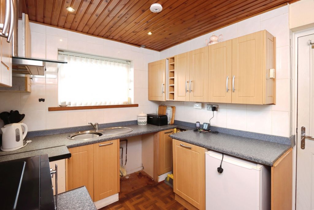 Property photo 2 of 17 Photo