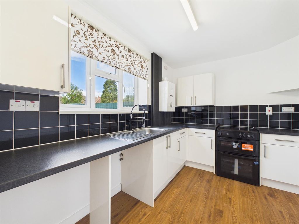 Property photo 3 of 13 Kitchen