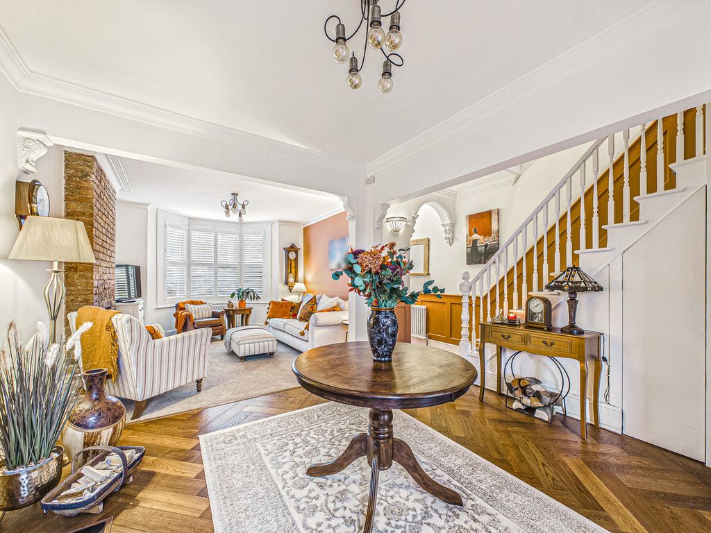 Property photo 2 of 32