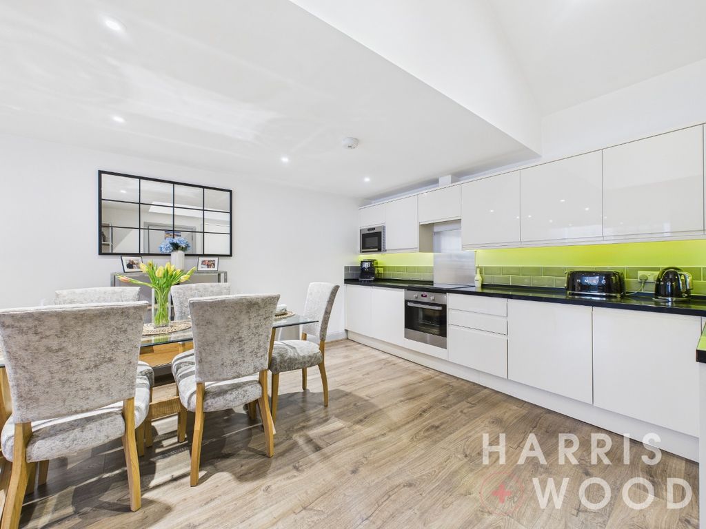 Property photo 3 of 19 4811824