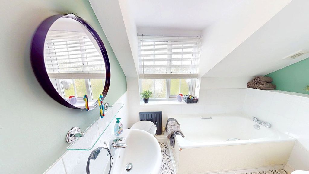 Property photo 3 of 12 Bathroom