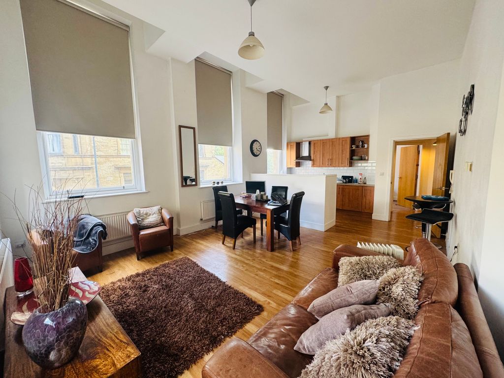 Property photo 2 of 7 Living Room