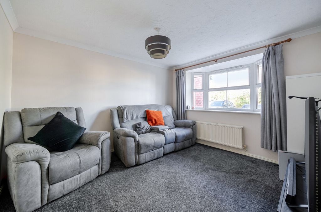 Property photo 2 of 12 1394757-9-695E5cc...