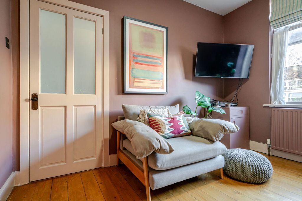 Property photo 2 of 37