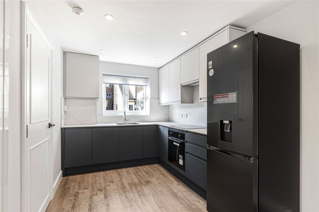 Property photo 1 of 32 Open Plan Living