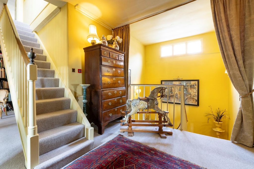 Additional image 18 of 5 bed town house for saleSilverless Street, Marlborough SN8