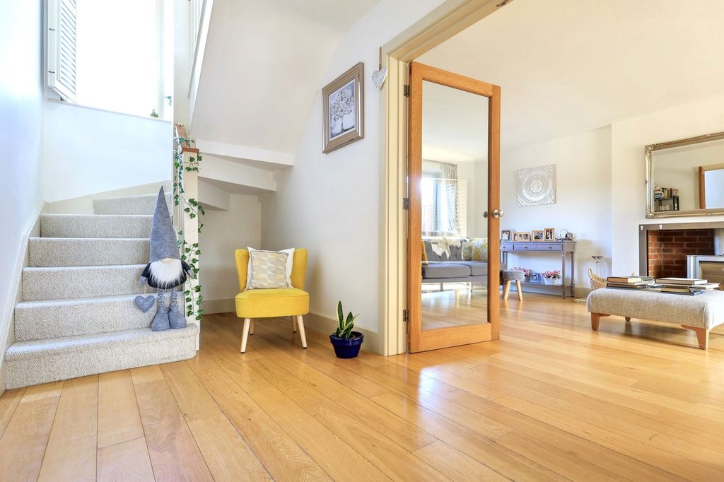 Property photo 2 of 34