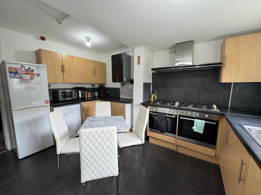 Property photo 3 of 25 Whatsapp Image 2025-10-16 At 13.02.41 (8)