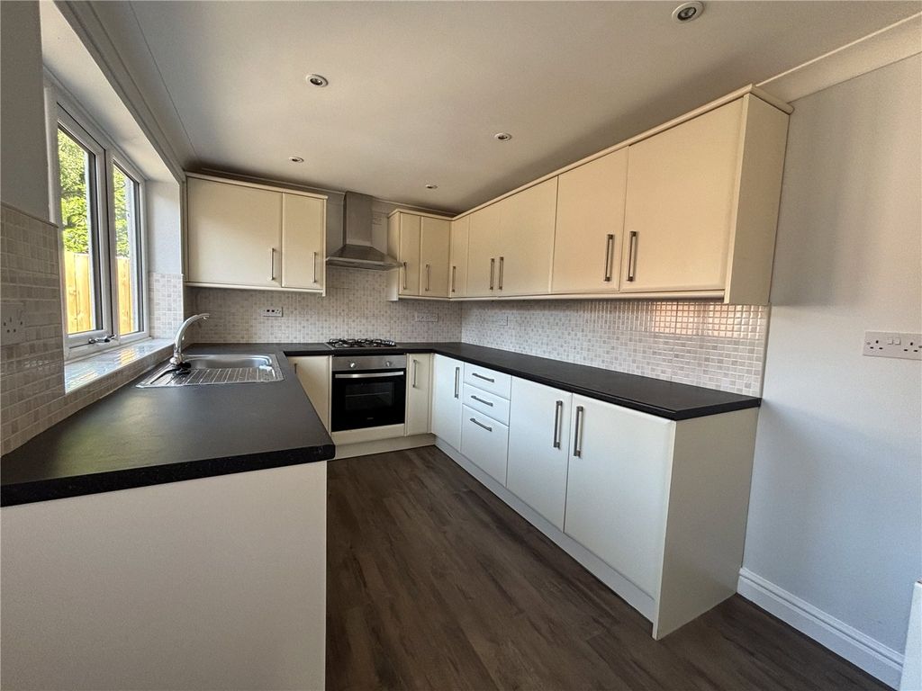 Property photo 3 of 18 Picture No. 06