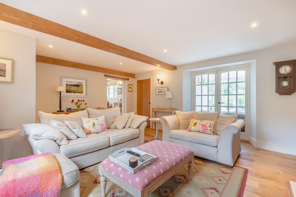 Property photo 2 of 19 Drawing Room