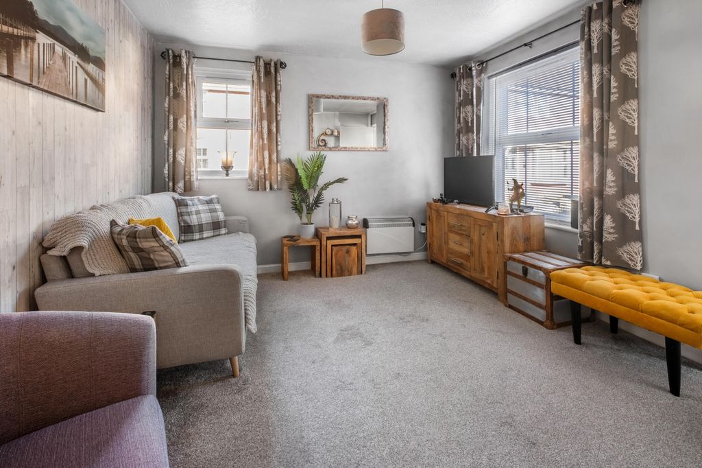 Property photo 2 of 12 Dscf0017