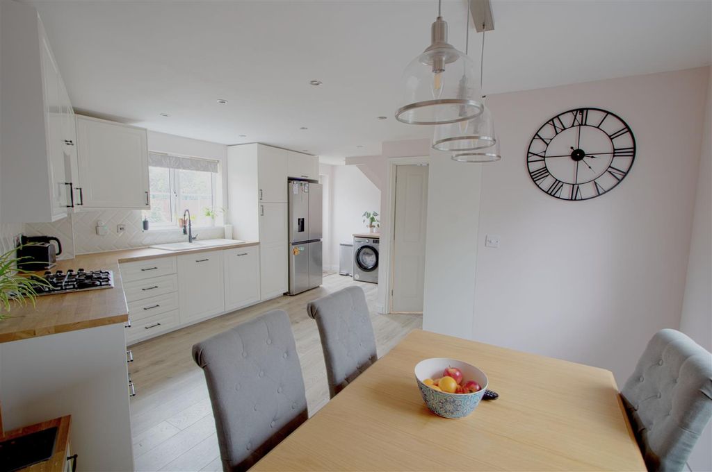 Property photo 3 of 13 Kit2.Jpg