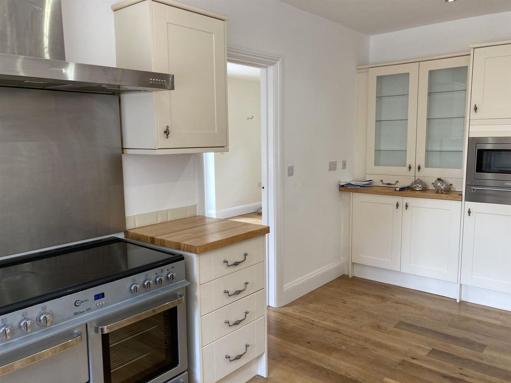 Property photo 2 of 29 Kitchen 2.Jpg