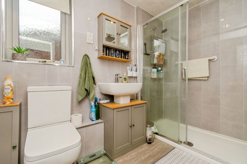 Property photo 3 of 17 Photo