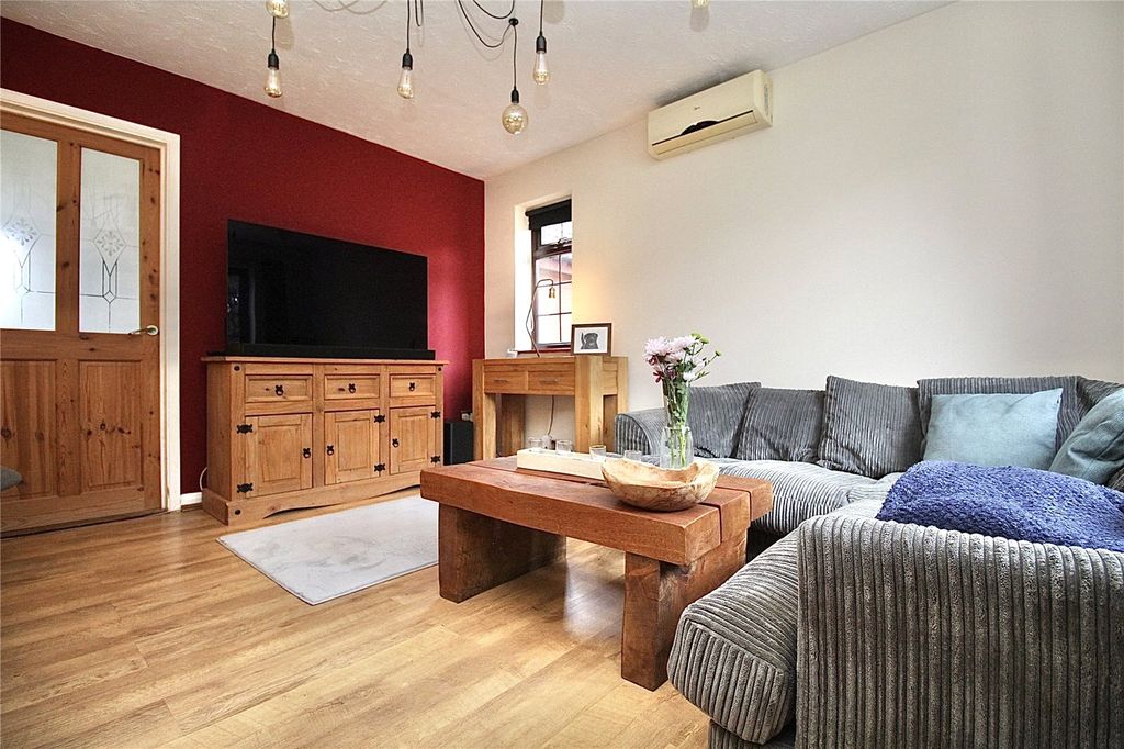 Property photo 3 of 16 Picture No. 03