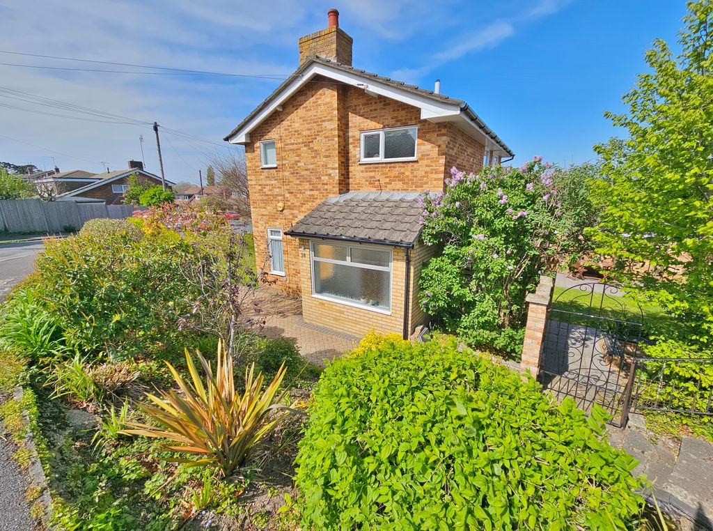Property photo 2 of 28