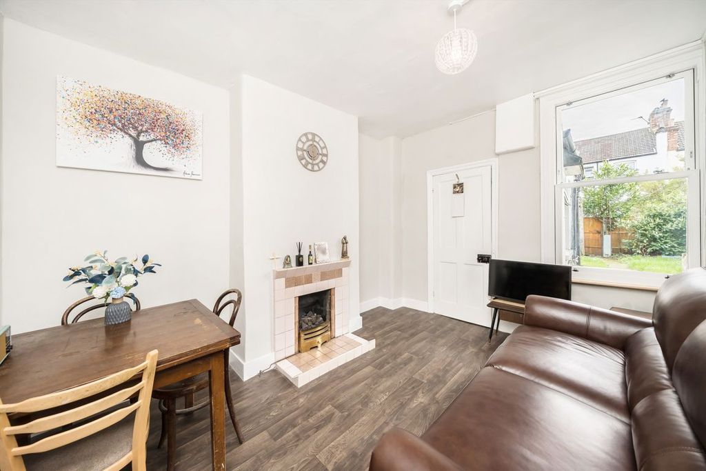 Property photo 2 of 9