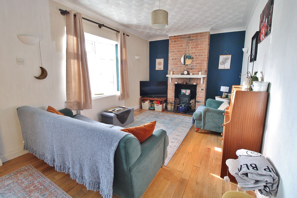 Property photo 2 of 14