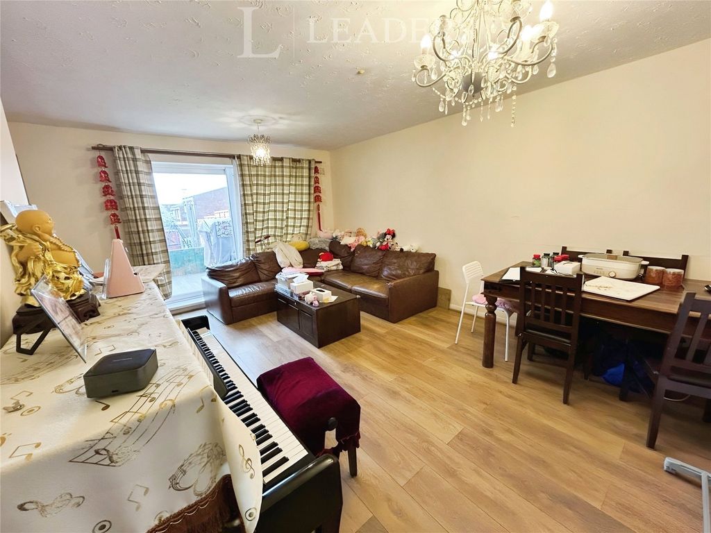 Property photo 2 of 14 Picture No. 13