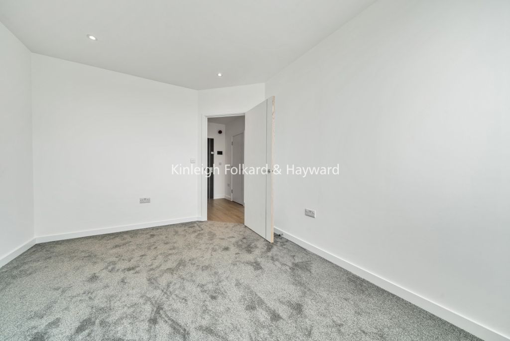 Property photo 2 of 6 19A2A4E7-89F1-4d9d-9