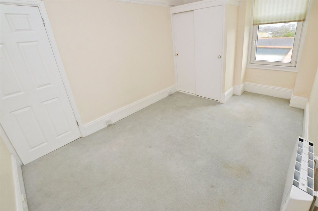 Property photo 3 of 10 3 - Picture No. 15