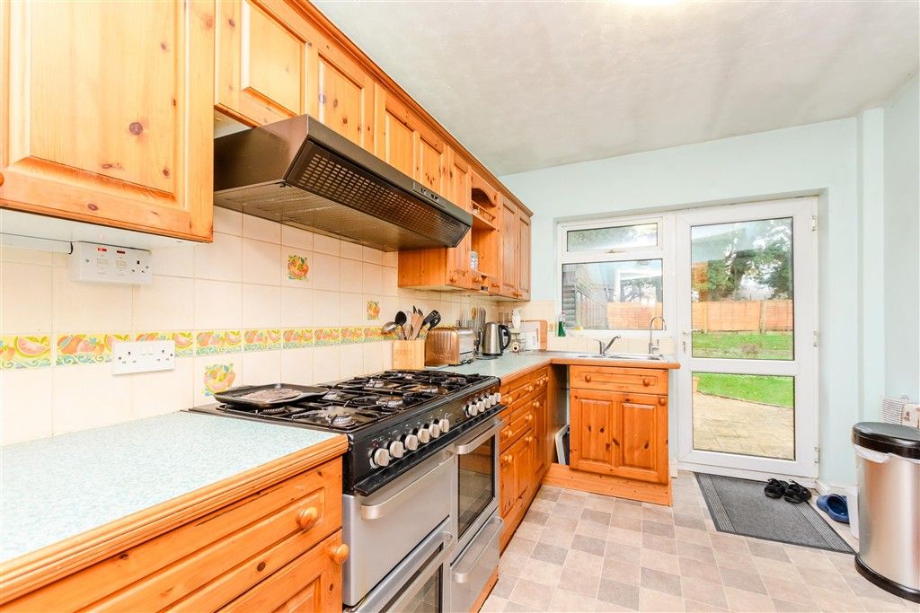 Property photo 3 of 14 Kitchen