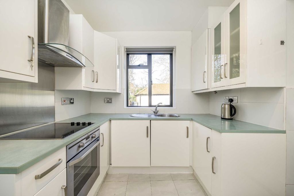 Property photo 3 of 6