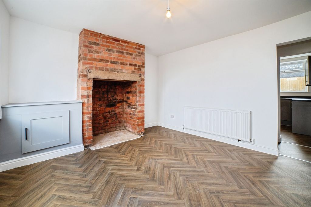 Property photo 2 of 22
