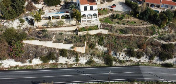Property photo 2 of 8