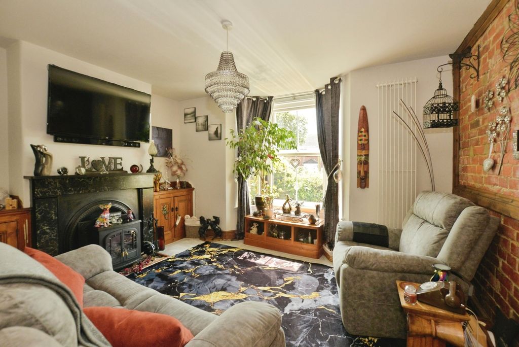 Property photo 2 of 20 Pbox-Img.Jpg