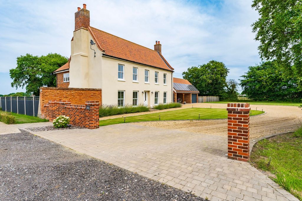Property photo 1 of 35