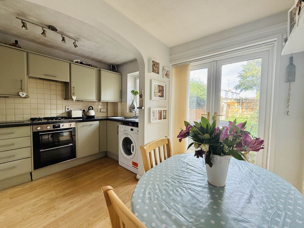 Property photo 3 of 11