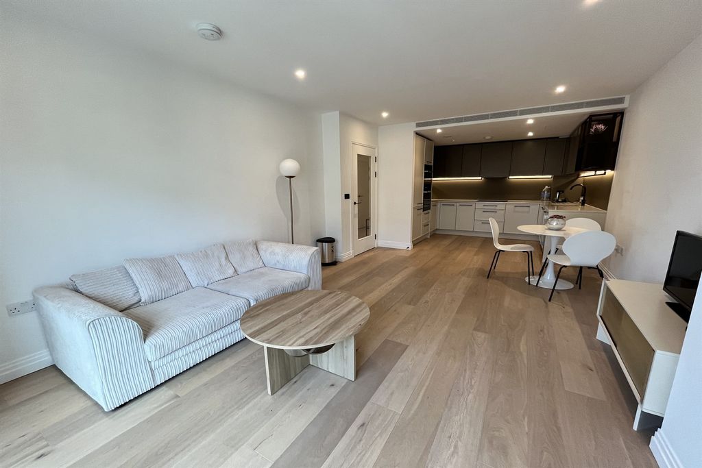 Property photo 1 of 17 (Main)
