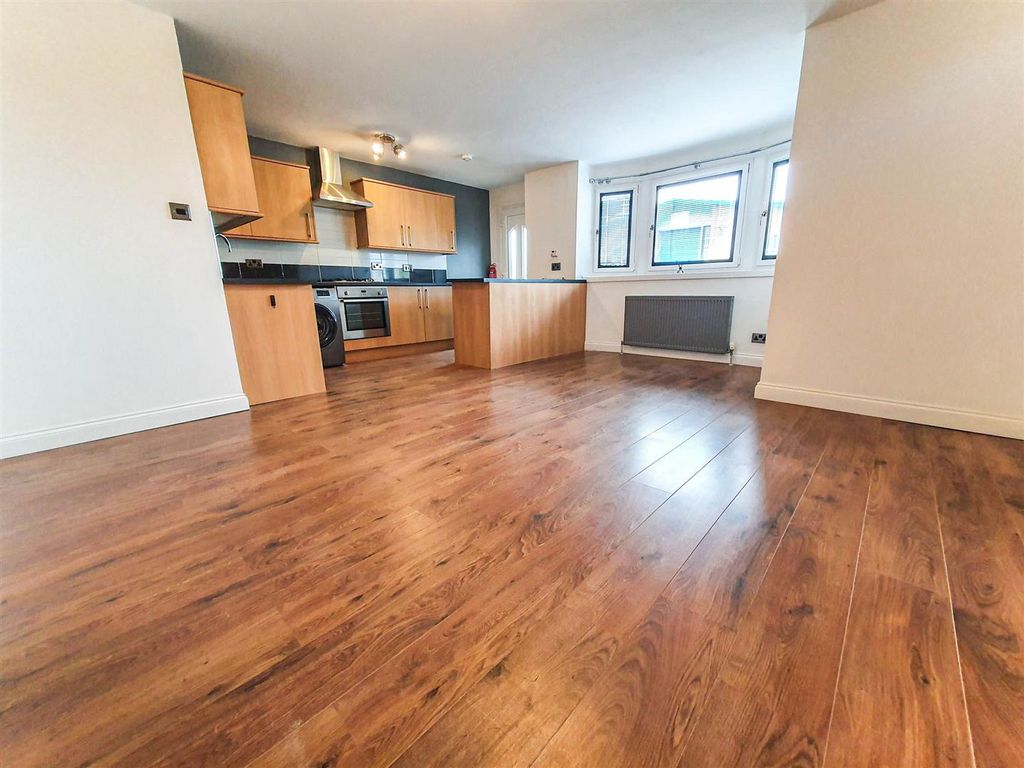 Property photo 2 of 10 Rdc0200Glel Kitchen (2).Jpg