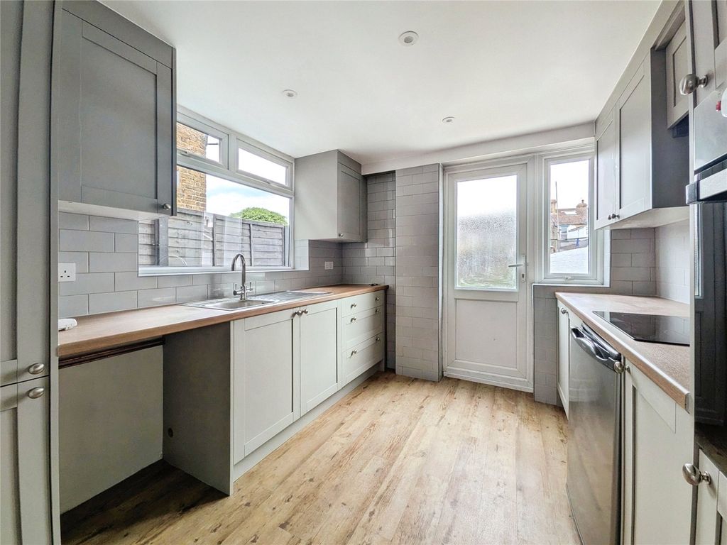 Property photo 3 of 10 Picture No. 23