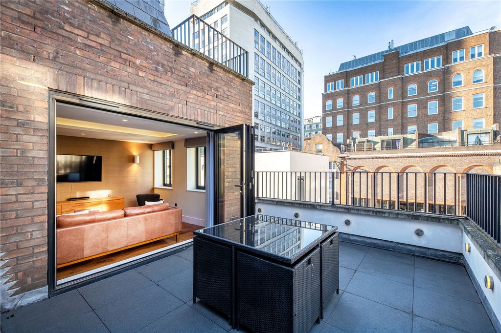 Property photo 2 of 11 Terrace