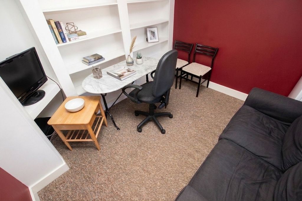 Property photo 3 of 7