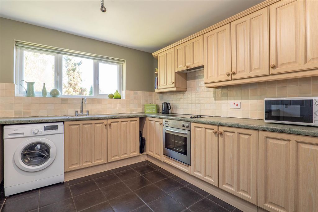 Property photo 3 of 22 Kitchen