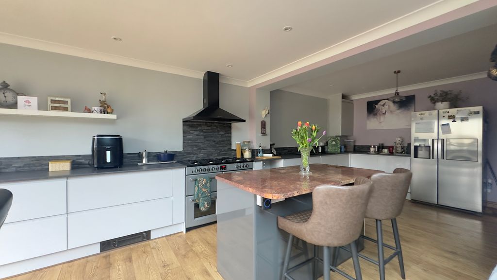 Property photo 3 of 21 Img_7743