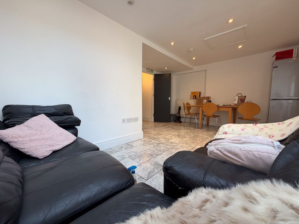 Property photo 3 of 23 Call 02920 668585 To Secure Your Viewing _3