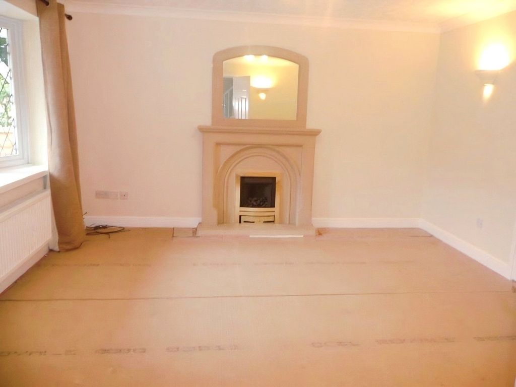 Property photo 2 of 13 Lounge
